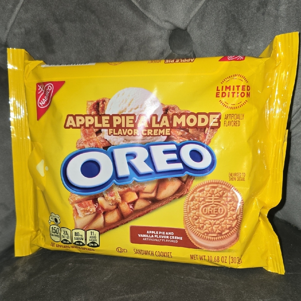 Apple Pie A La Mode Oreo Limited Edition Cookies